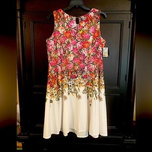 🌺BRAND NEW!👗FLORAL/SPRING DRESS/LINED. 18W. Gold Accents/Zipper. 👠💁🏻‍♀️